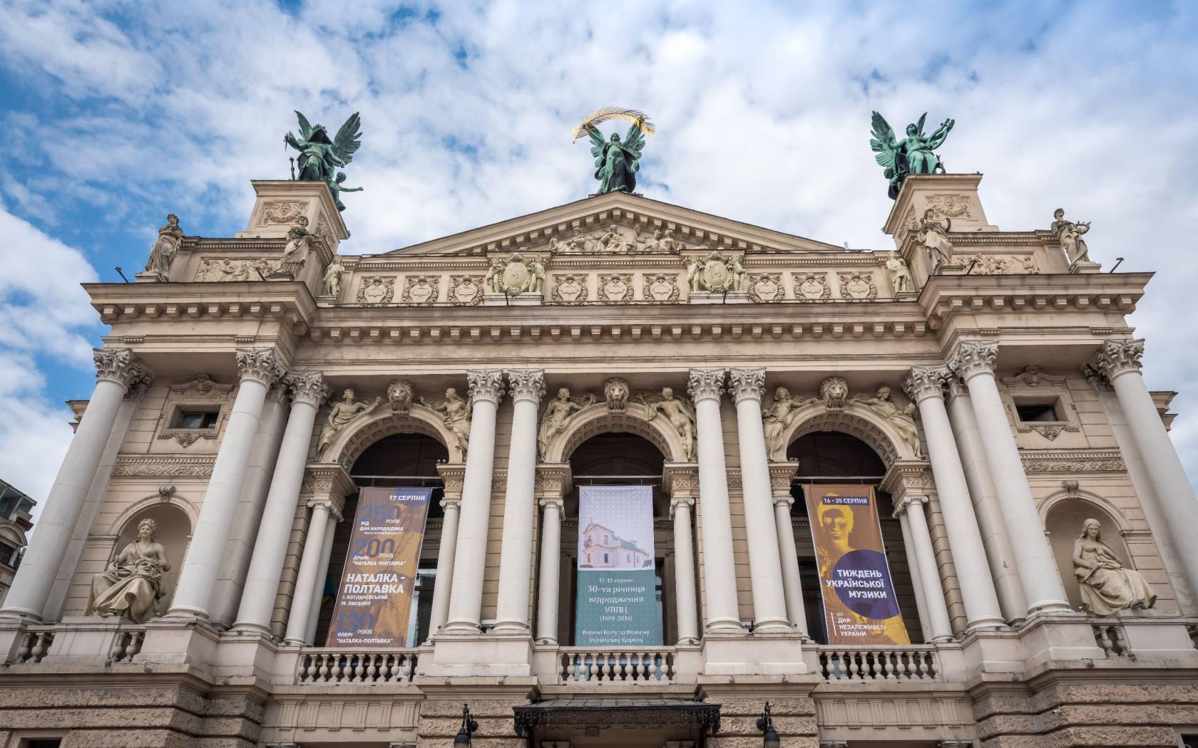 Show goes on for Ukrainian opera - Engelsberg ideas